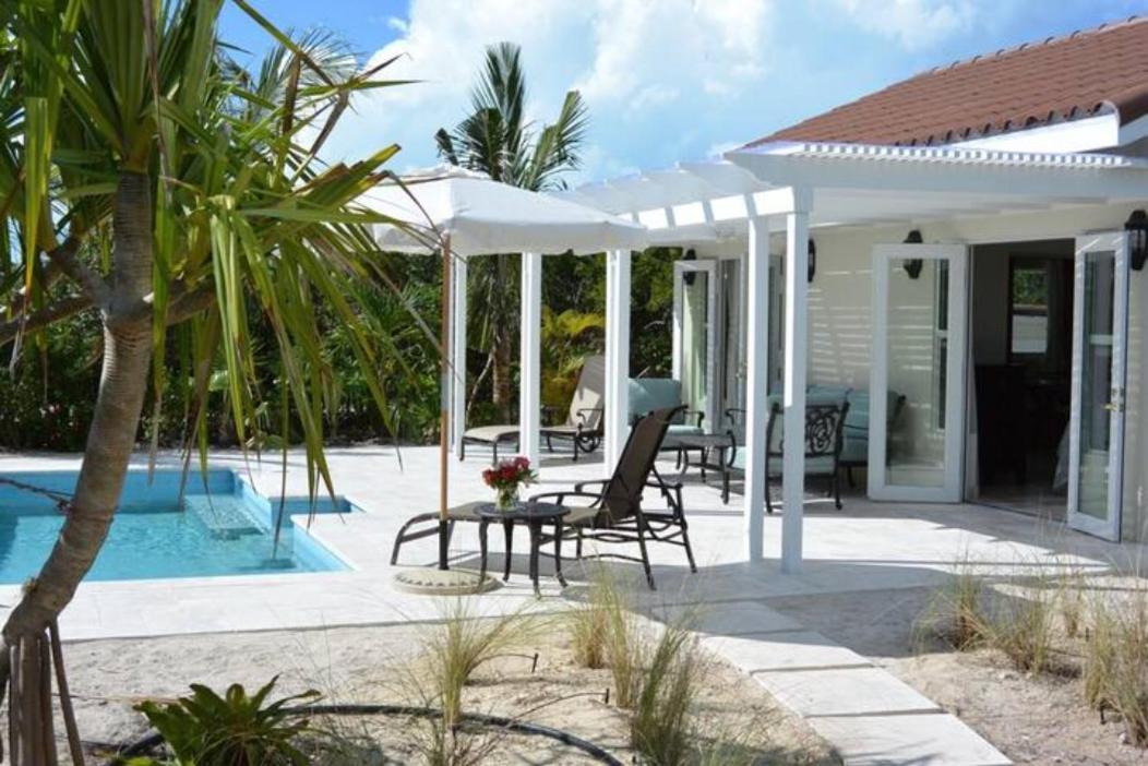 Esencia Cottage Long Bay ภายนอก รูปภาพ